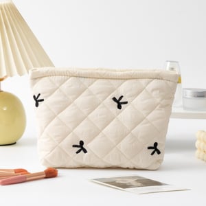 1 Piece Classic Travel Bowknot Portable Large Capacity Pouch With Random Printing Design Women's Quilted Cosmetic Bags h5